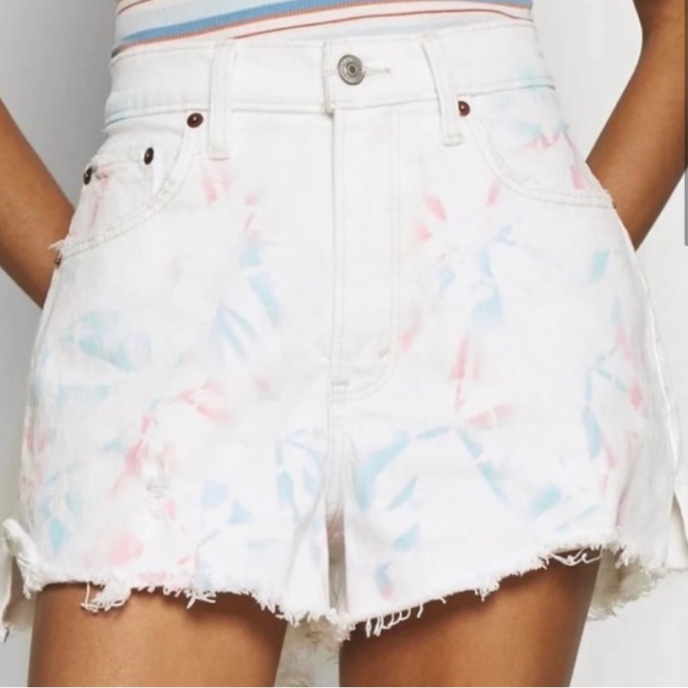 Abercrombie & Fitch Curve Love The Cutoff Shorts in Tie Dye